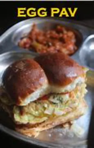 Egg Omelette Pav